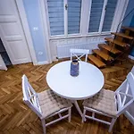 Visaj Deluxe Downtown