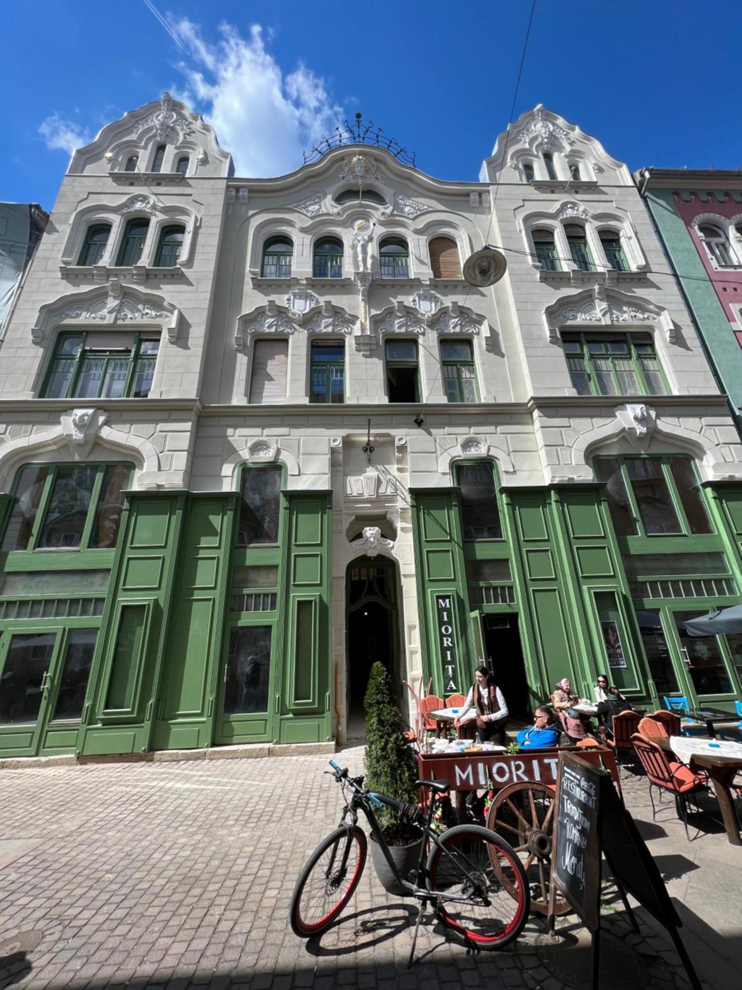 Visaj Deluxe Downtown *